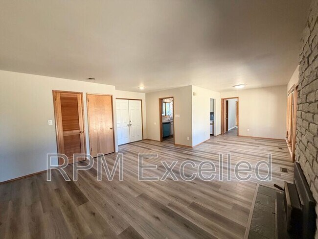 Building Photo - 30827 21st Ave SW