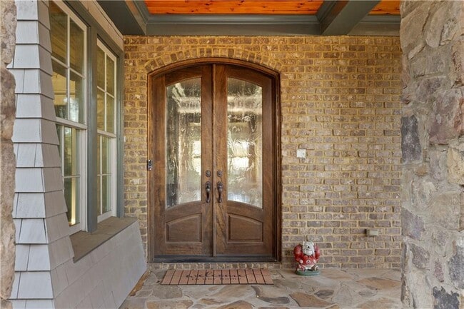 Building Photo - 2125 Cooper Lake Dr SE