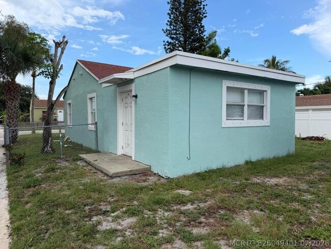 Building Photo - 442 Winters St