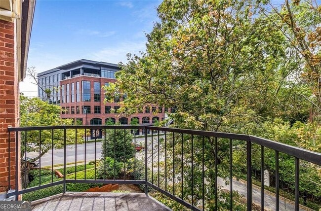 Building Photo - 2840 Peachtree Rd