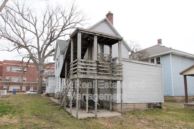 Building Photo - 744 Oakland Ave SW