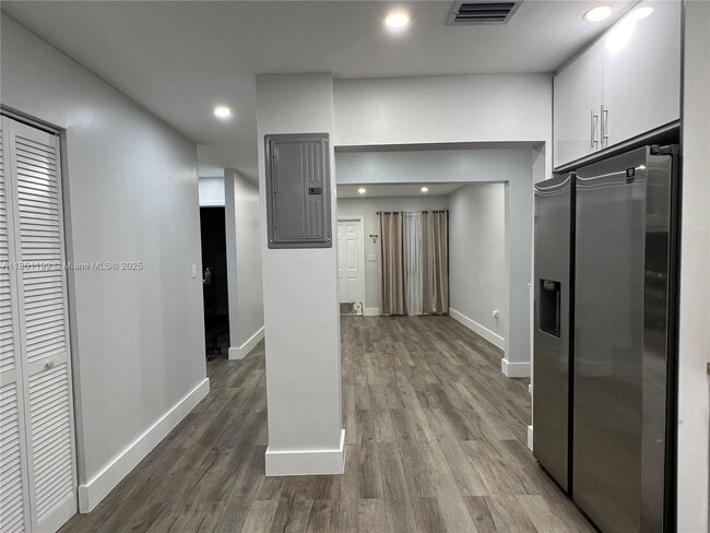 Building Photo - 3815 SW 89th Ave