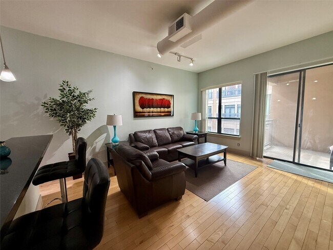 Building Photo - 1901 Post Oak Blvd