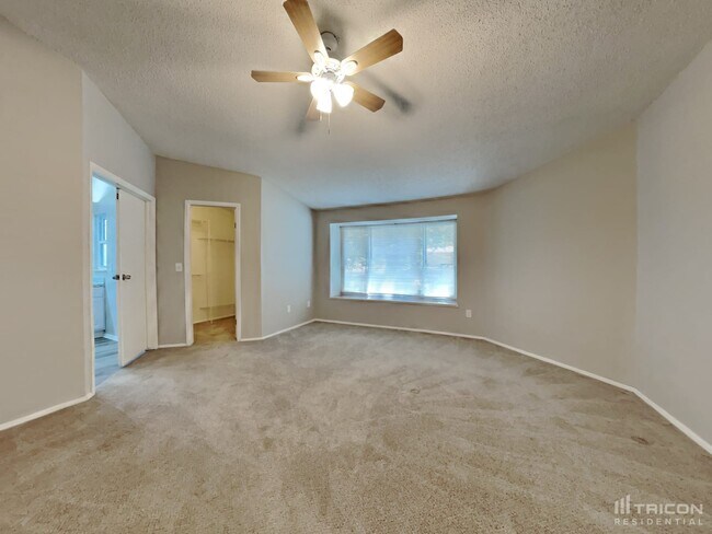 Building Photo - 1421 Rustling Oaks Dr