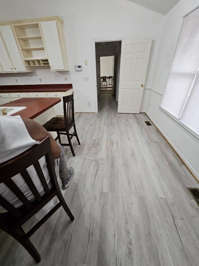 Building Photo - Prince George