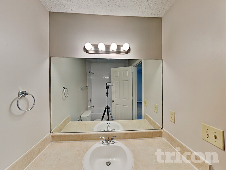 Building Photo - 5272 Ferry Creek Ln