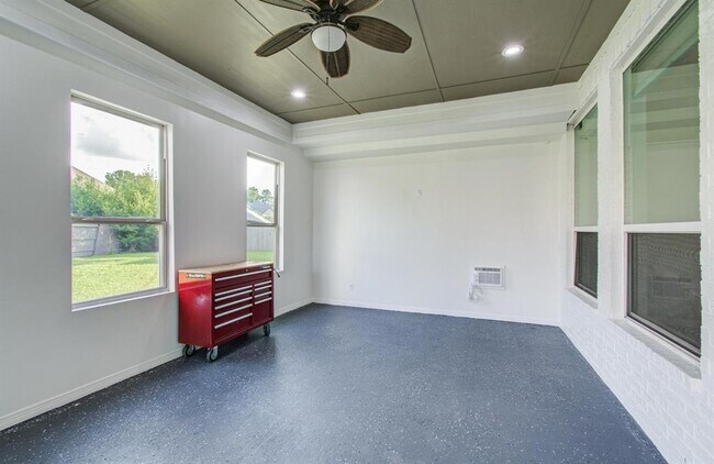 Building Photo - 4639 Regal Shadow Ln