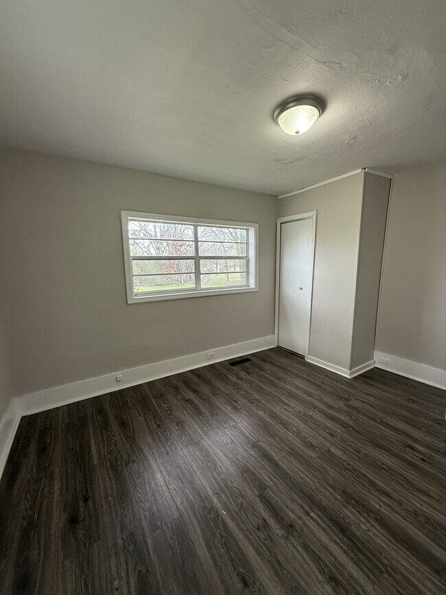 Building Photo - 1317 11th St N