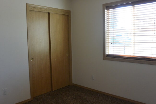 Building Photo - 6307 NE 59th Ct