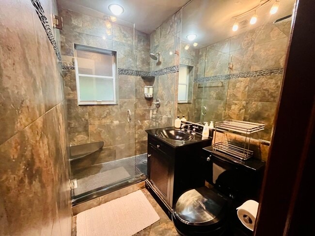 Building Photo - 3118 Pierson Dr