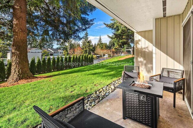 Building Photo - 12415 NE 130th Ct