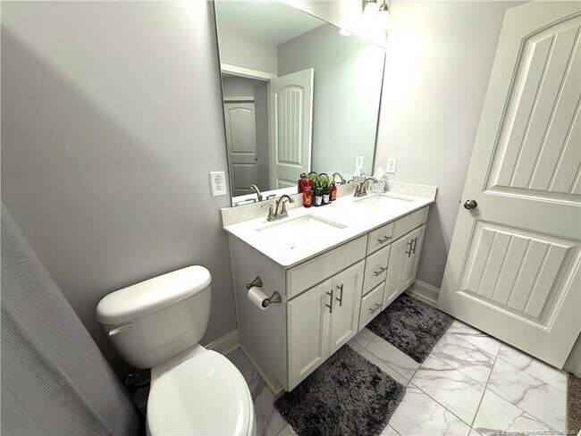 Building Photo - 736 Kooler Cir