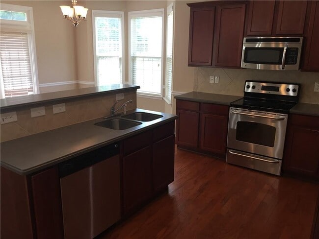 Building Photo - 3338 Castleberry Village Cir