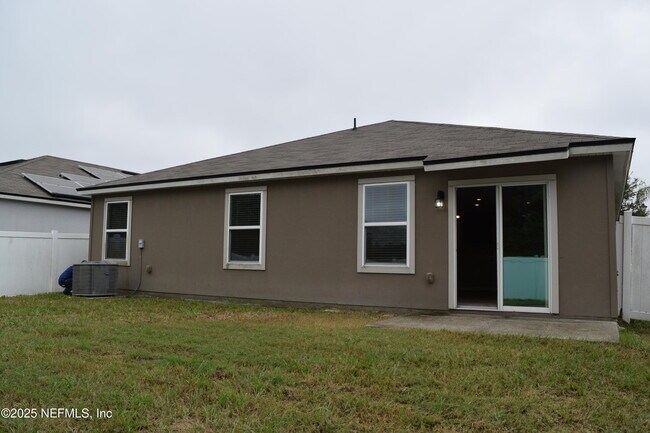 Building Photo - 3583 Sunfish Dr