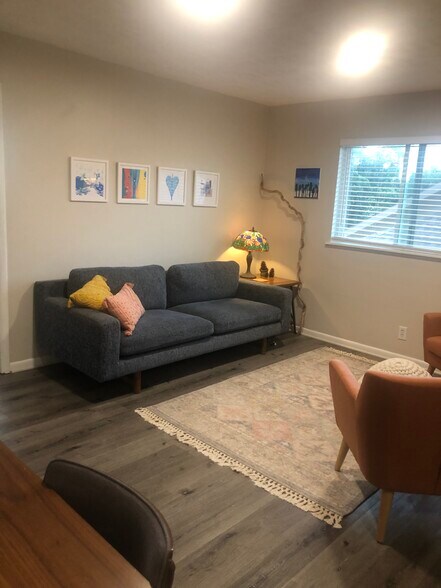 Living room - 312 Jagoe St