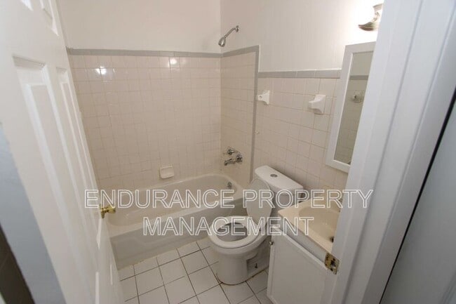 Building Photo - 2511 Lincoln Ave