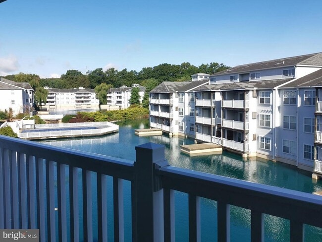 Building Photo - 306 Waters Edge Dr