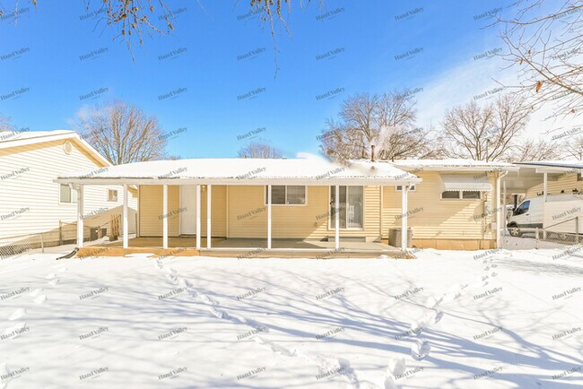 Building Photo - 760 Sherwood Dr