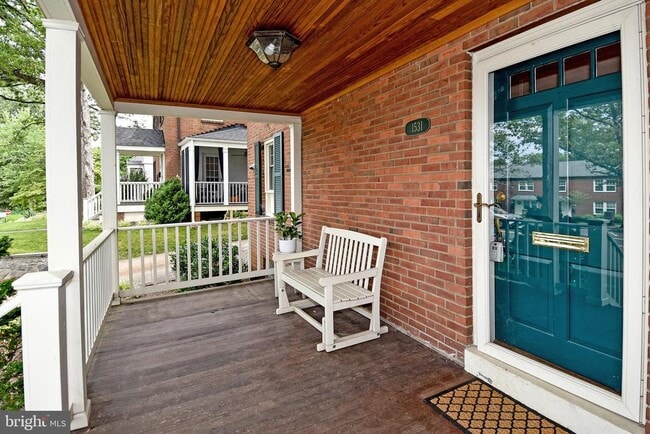 Building Photo - 1531 Patrick Henry Dr