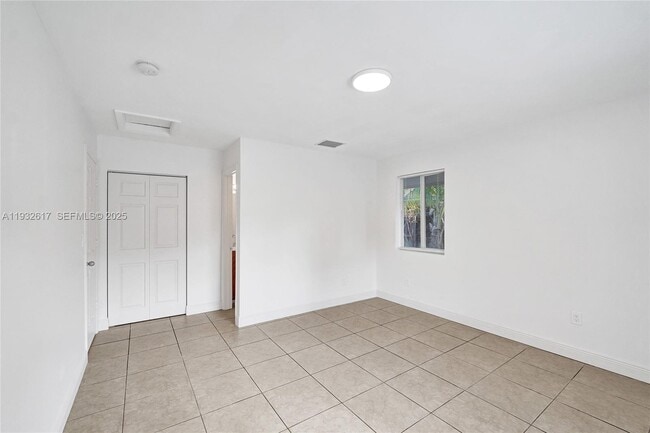 Building Photo - 30 SW 8th St