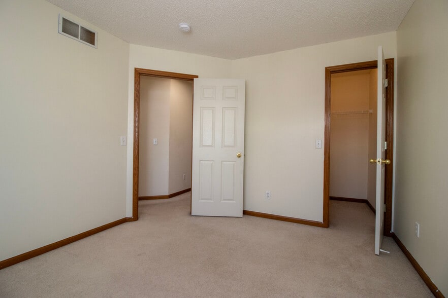 Building Photo - 8647 Quarry Ridge Ln