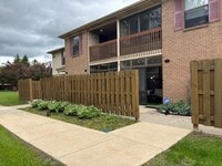 Building Photo - 19255 Surrey Ln