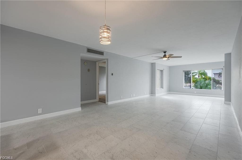 Building Photo - 2244 Winkler Ave