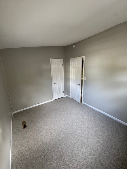 Building Photo - 820 Hagar St