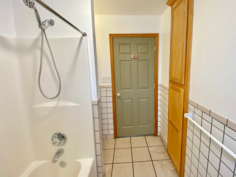 Bathroom - 113 S Van Buren Ave