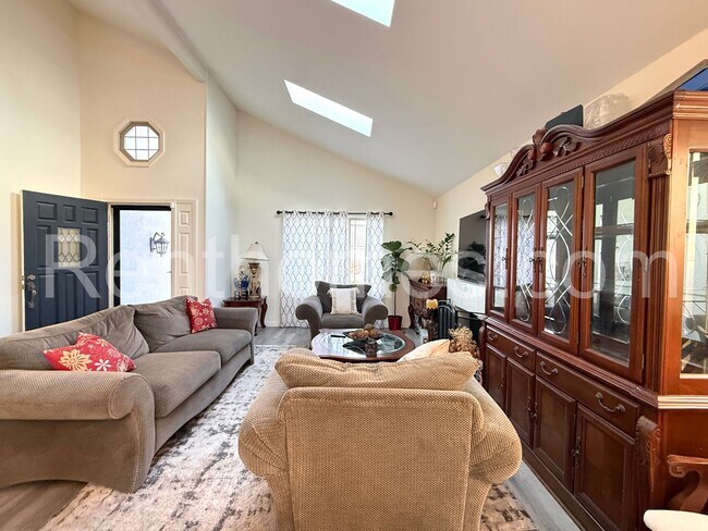 Building Photo - 10990 Red Rock Dr