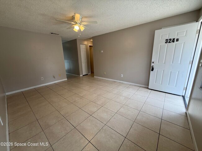 Building Photo - 324 Bay Ave