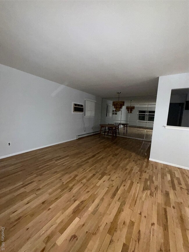 Building Photo - 227 N Walnut St