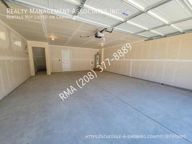 Building Photo - 3104 N Network Ln