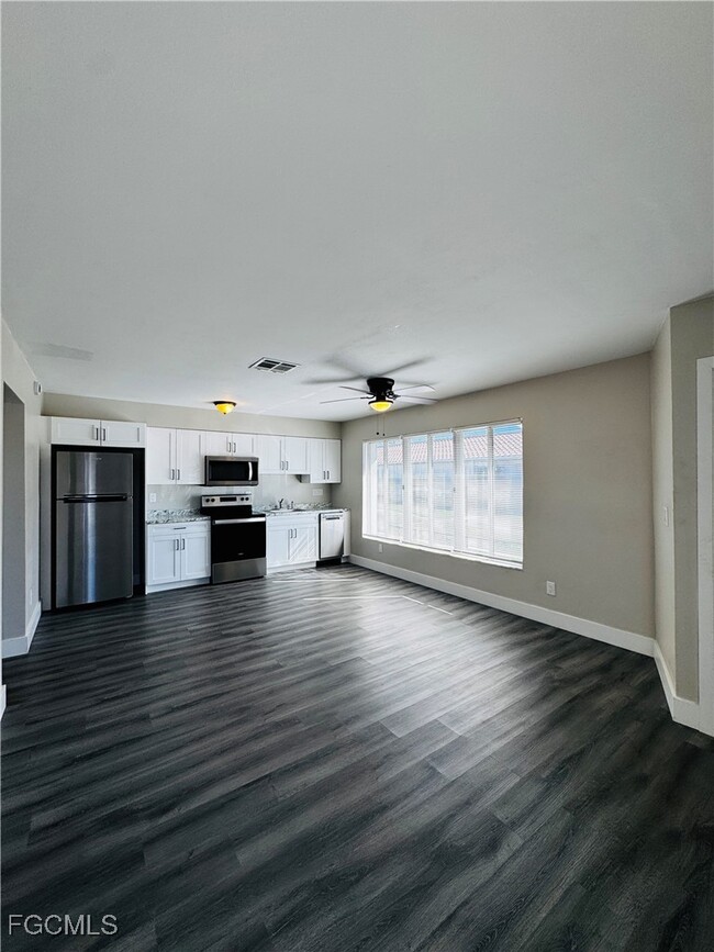 Building Photo - 4107 SE 18th Pl