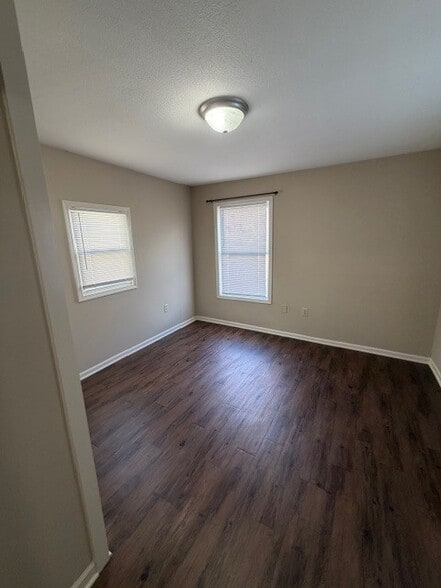 2nd Guest bed - 322 N Prairie St