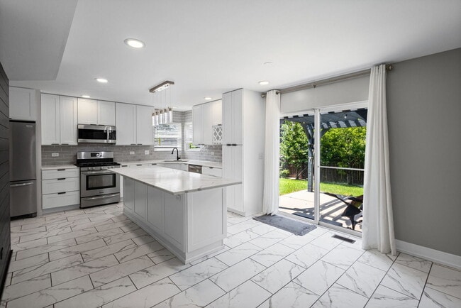Building Photo - 5117 Woodmere Ct