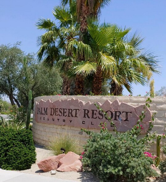 Palm Desert Resort Country Club Entrance - 77402 Preston Trl