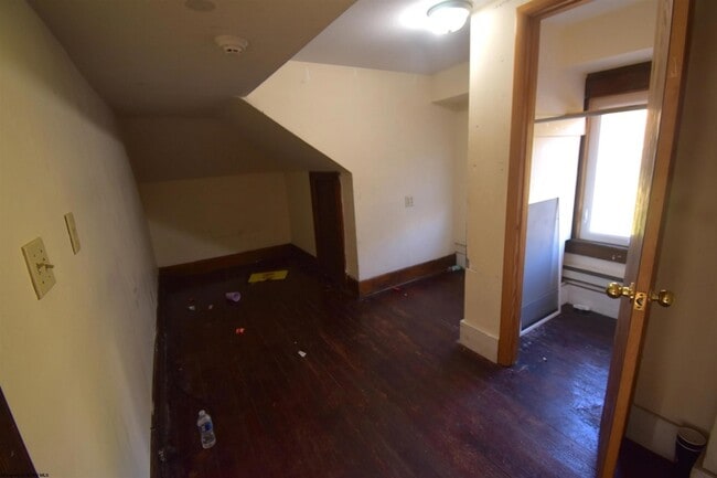 Building Photo - 678 Spruce St