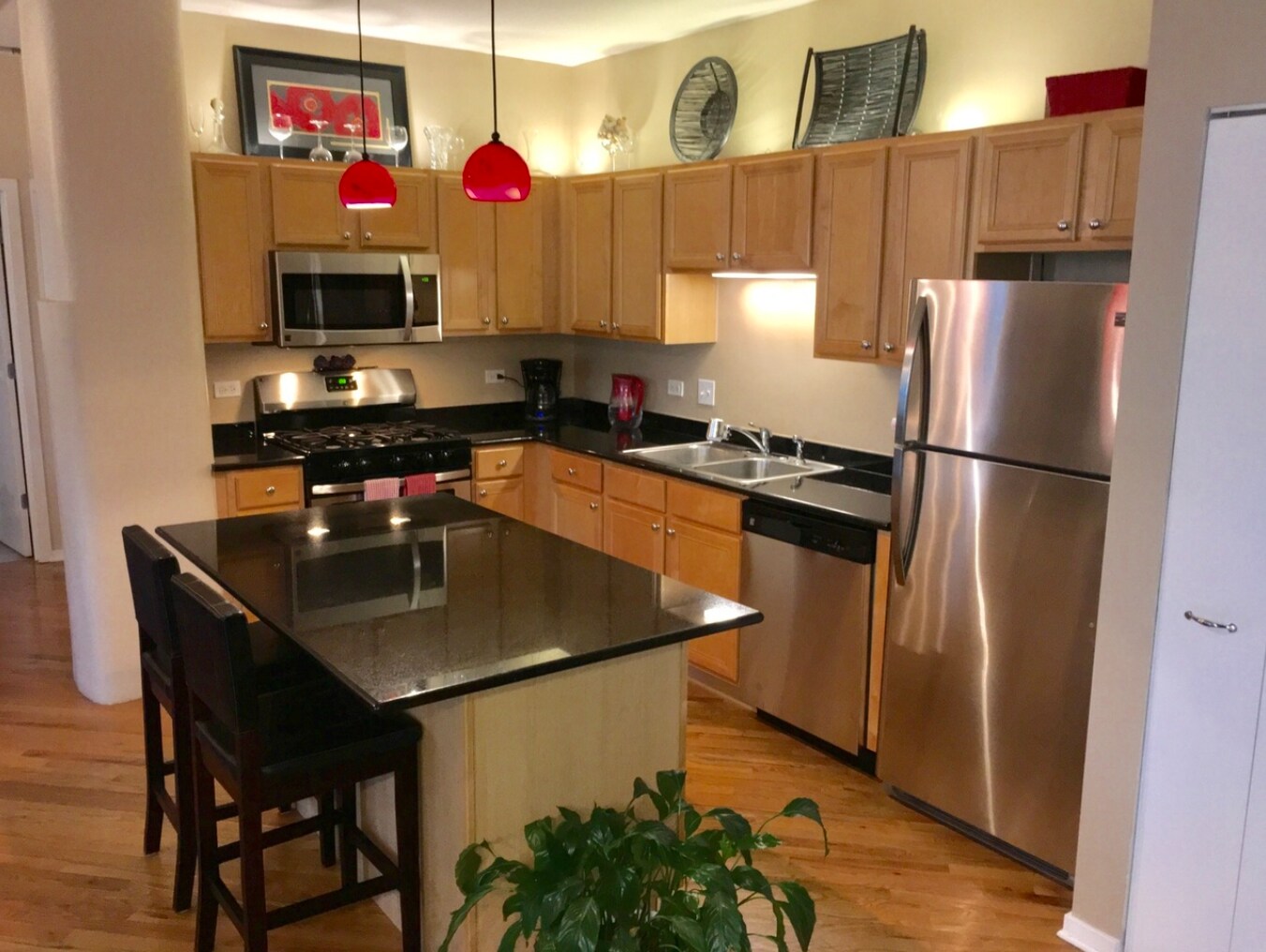 Building Photo - 500 S Clinton St