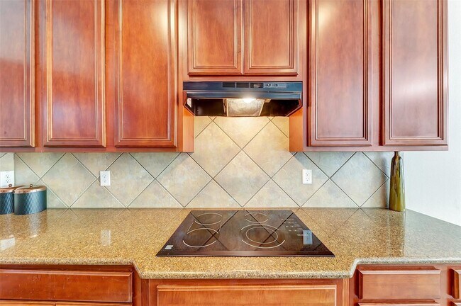 Building Photo - House For Lease in Plano