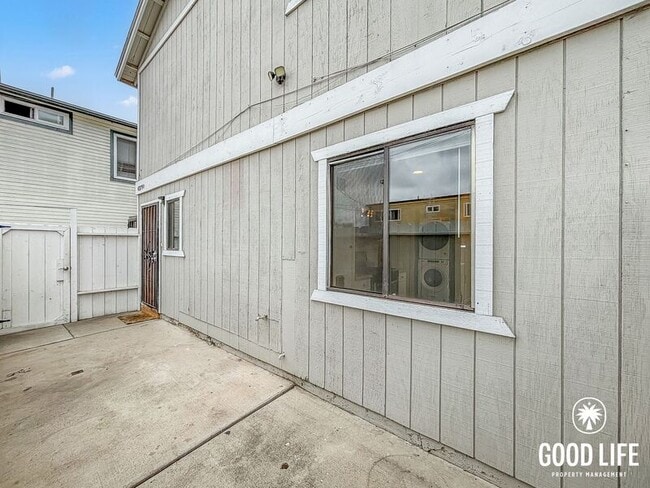 Building Photo - 4379 McClintock St