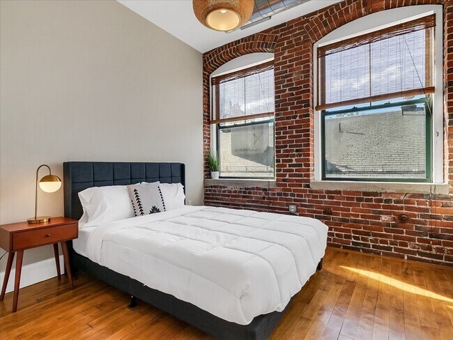 Building Photo - 281 Essex St