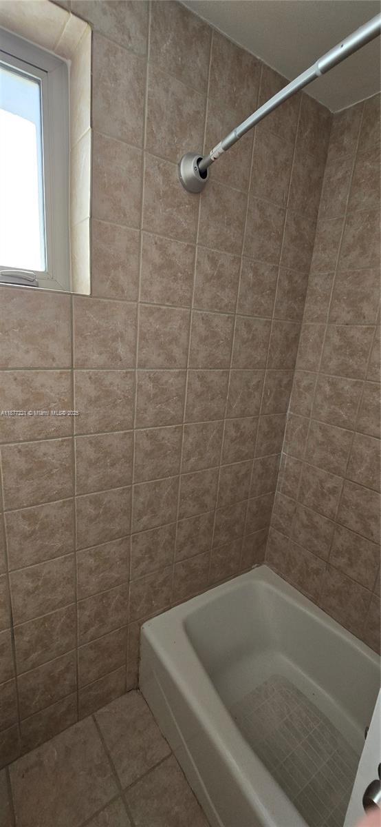 Building Photo - 3915 Ponce De Leon Blvd