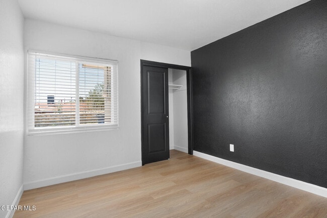Building Photo - 204 Balboa Rd