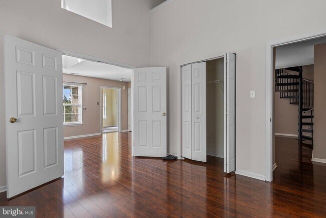 Building Photo - 312 River Birch Cir