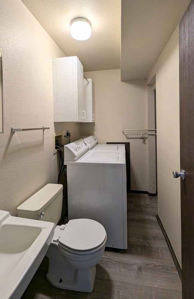 Building Photo - 1413 Kinsey Ave