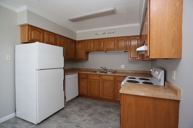 Building Photo - 3 Bedroom at Countryside