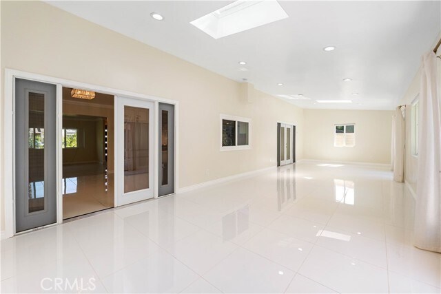 Building Photo - 15406 Lull St