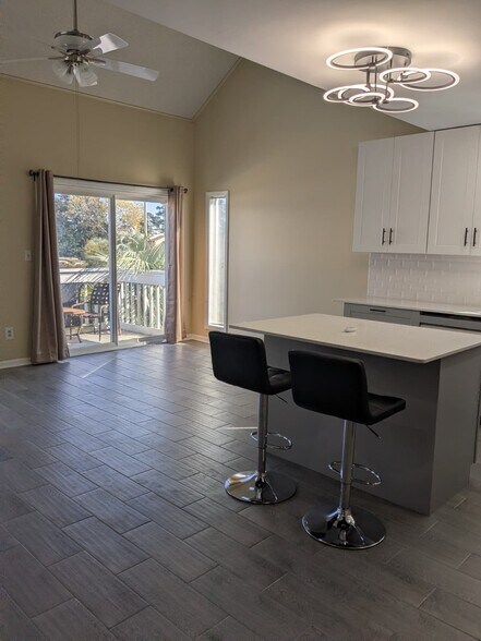 Building Photo - 3700 Golf Colony Ln