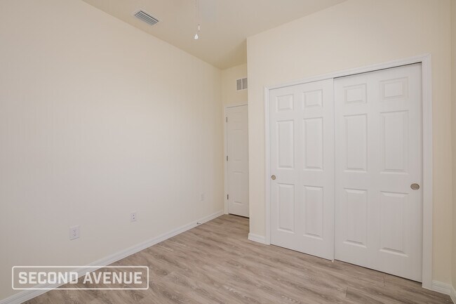 Building Photo - 2721 NW 18th Pl